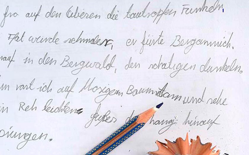 Text in einem Schulheft mit vielen Fehlern