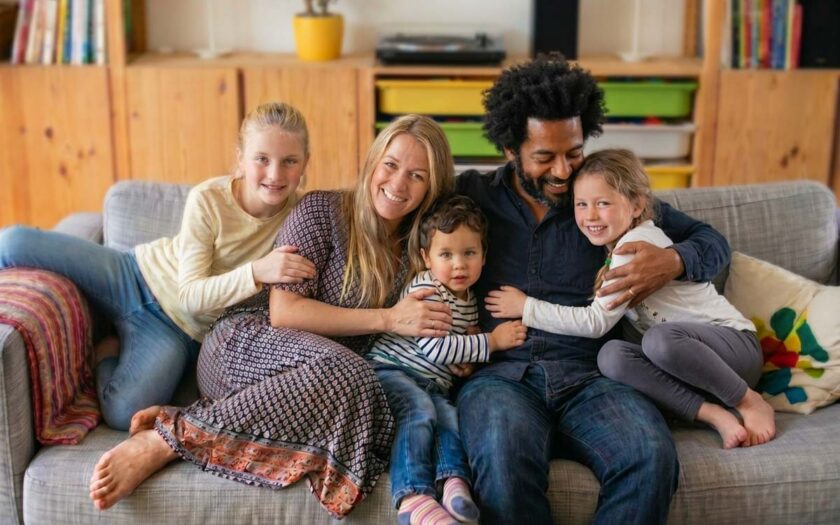 Familie wird zunehmend zum letzten verlässlichen Bezugspunkt in einer als instabil wahrgenommenen Welt - Glückliche Familie