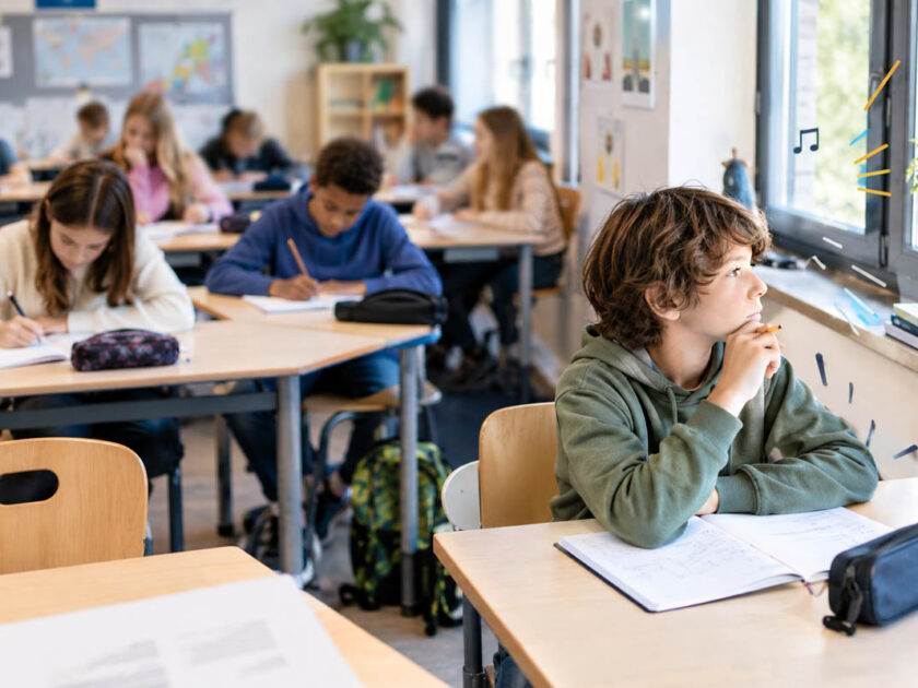 Warum bei immer mehr Kindern Autismus und ADHS diagnostiziert werden -nachdenklicher Schüler